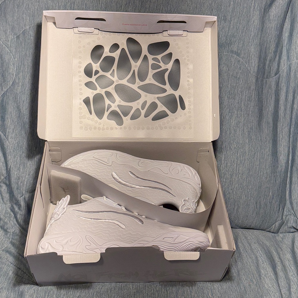 Puma LaMelo Ball MB.04 Lo basketball sneakers in the "Ice White" 10.5 - Picture 17 of 17